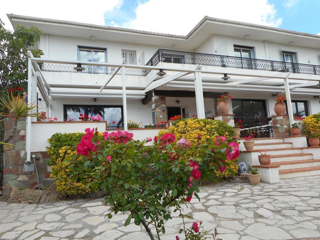 Hotel La Quietude Лес-Иссамбр Экстерьер фото