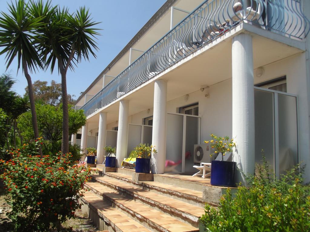 Hotel La Quietude Лес-Иссамбр Экстерьер фото